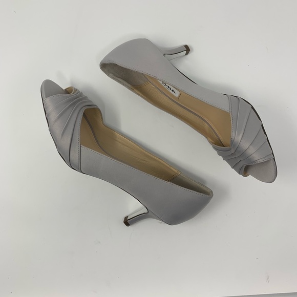 Nina Chezare Satin Peep Toe Pumps - Picture 4 of 7